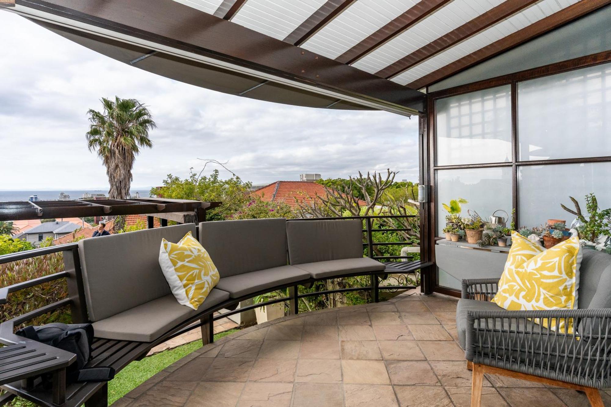 Gorgeous 3bedroom Point Holiday home Cape Town